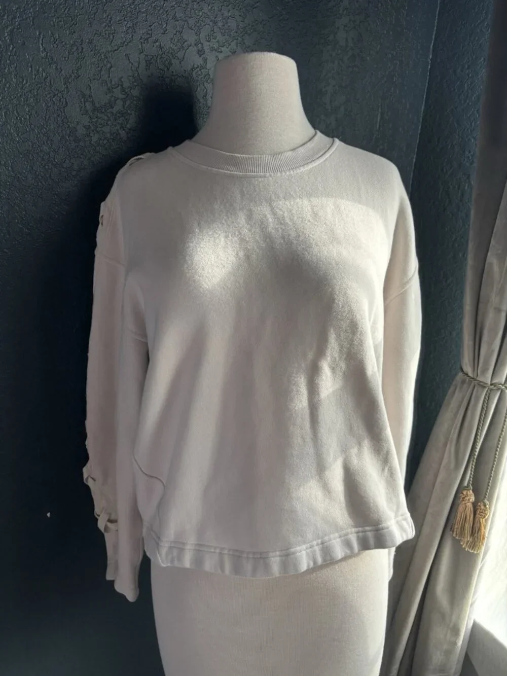 Lululemon Athletics Braided Sleeve Pullover Sz S/M Off White